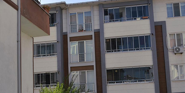 7'nci kattan düşen kadın yaralandı