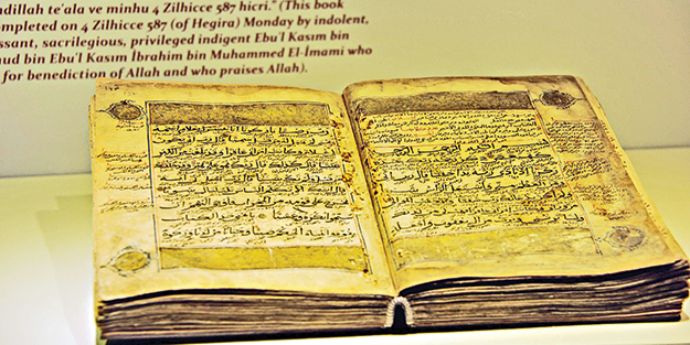 8 asırlık Kur’an-ı Kerim