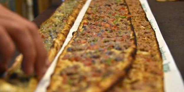 8 etliekmek yedi, ceza olarak bulaşık yıkadı