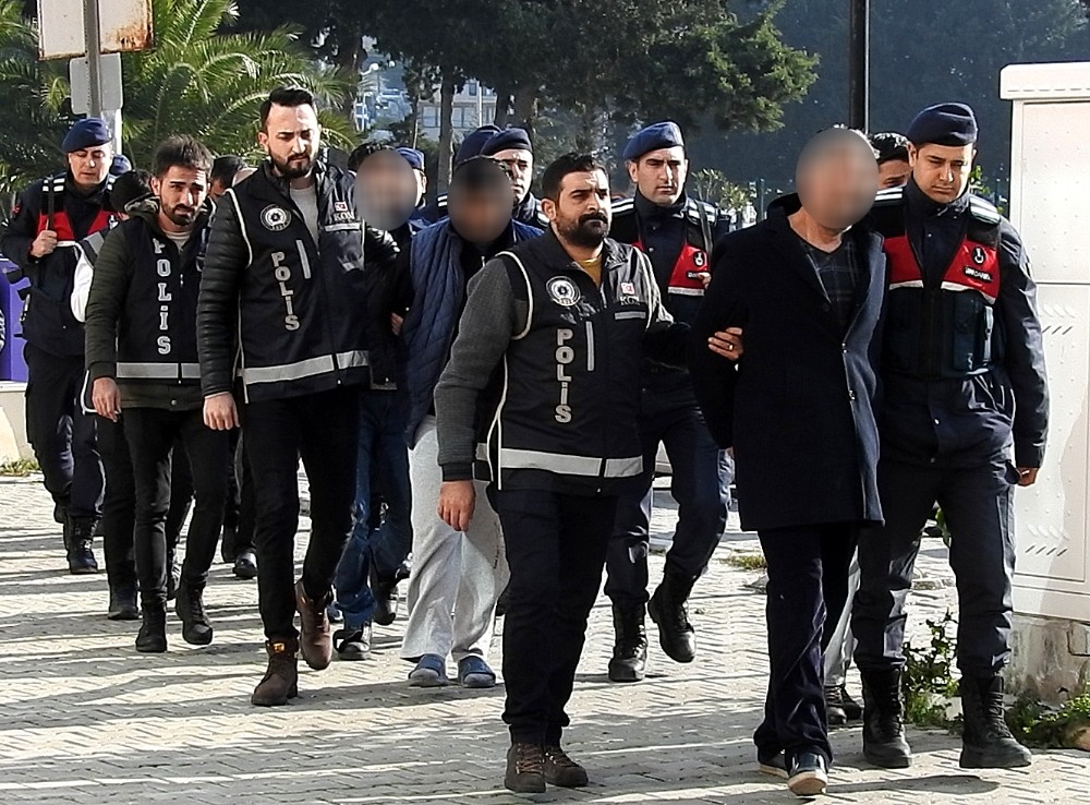 8 göçmen çocuk kapalı bölümden çıkamayarak boğulmuş 