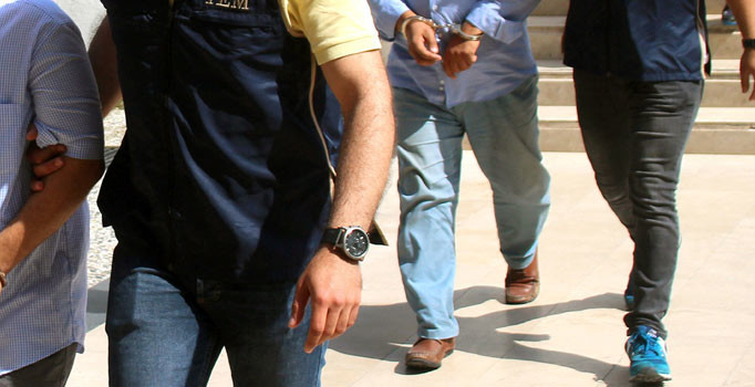 8 ilde FETÖ operasyonu: 21 kişi gözaltında