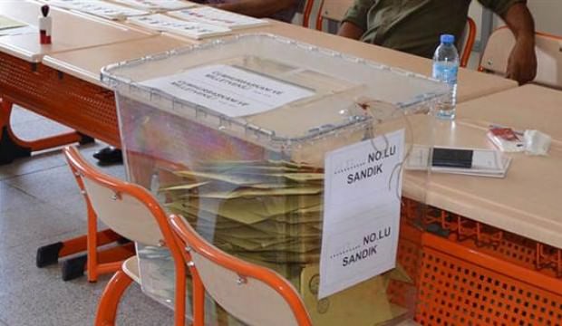 8 ilde 5 parti de vekil çıkardı