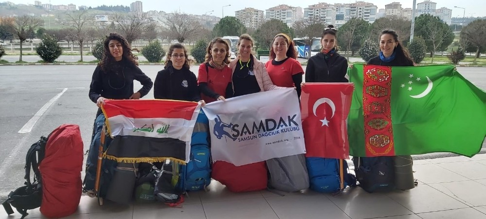 8 kadın sporcudan Dünya Kadınlar Günü zirvesi 