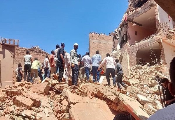 8 katlı bina yerle bir oldu!