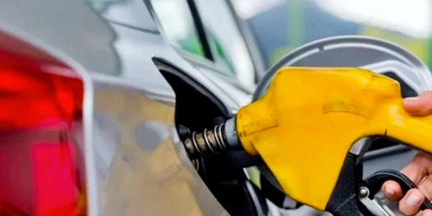 8 Mart akaryakıt fiyatları! Brent petrol 84 dolar... İstanbul, Ankara, İzmir illerinde akaryakıtta son durum