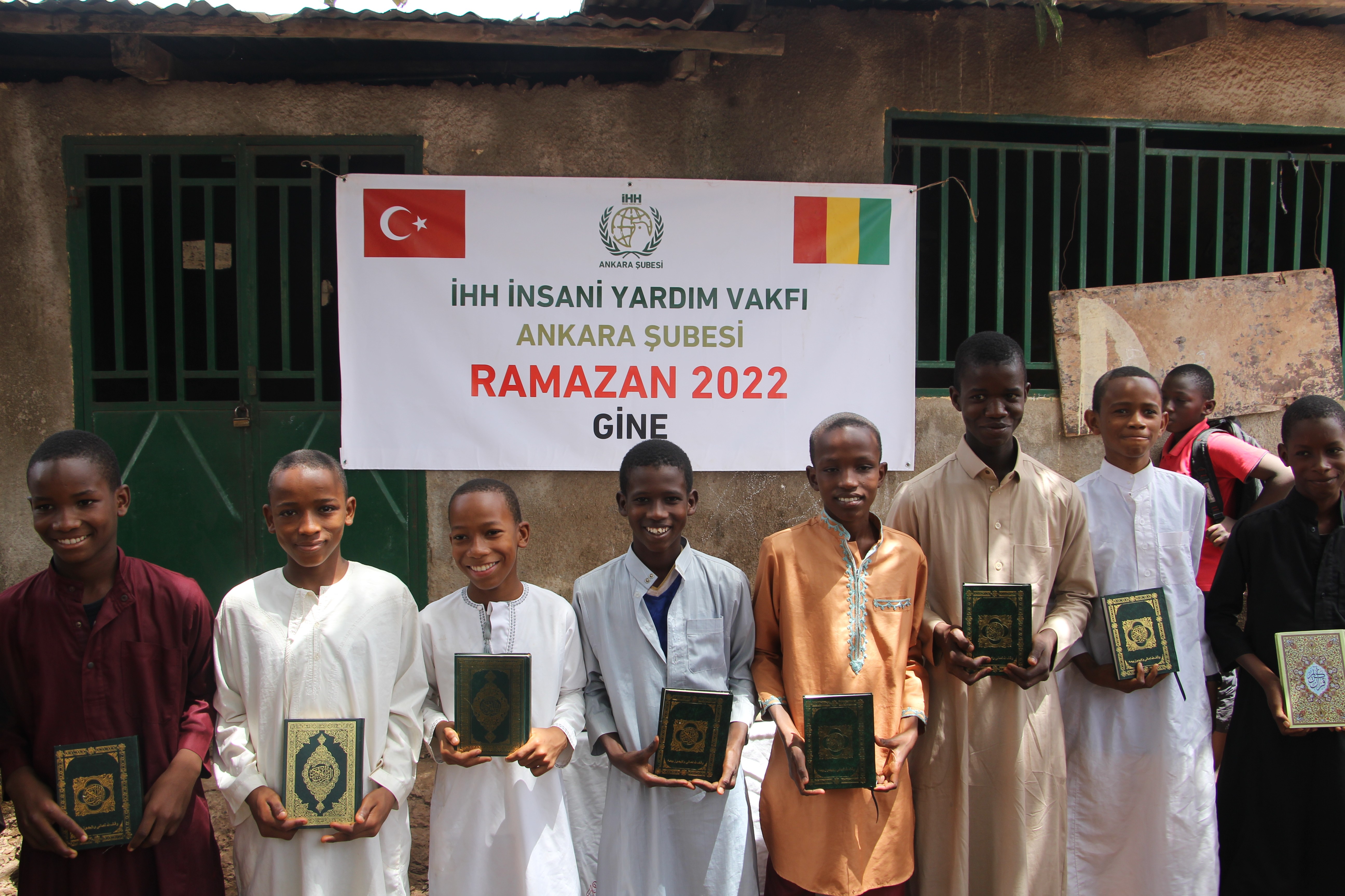 8 ülkede 11 bin 215 Kur’an-ı Kerim hediye edildi