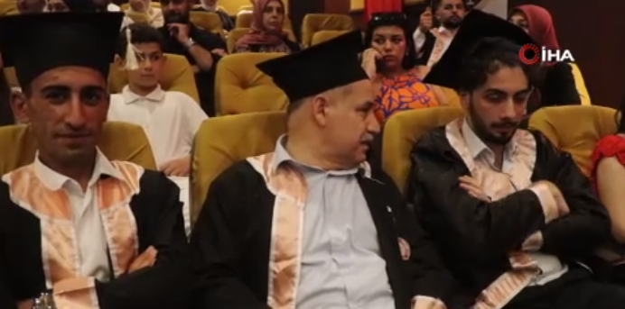 8. üniversite diplomasını bölüm birincisi olarak aldı