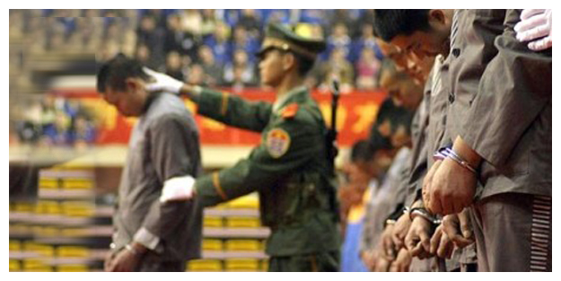 8 Uygur Türk’üne idam