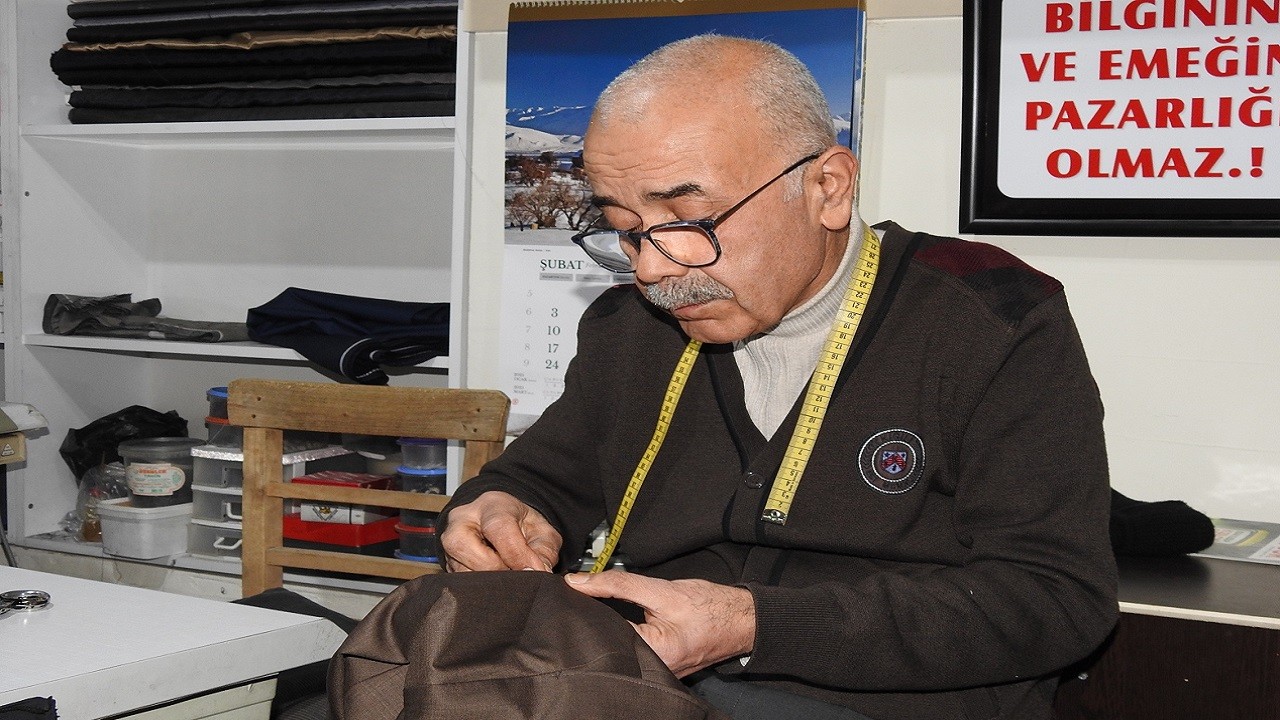 8 yaşında başladı 56 yıldır iğne ipliği bırakmıyor