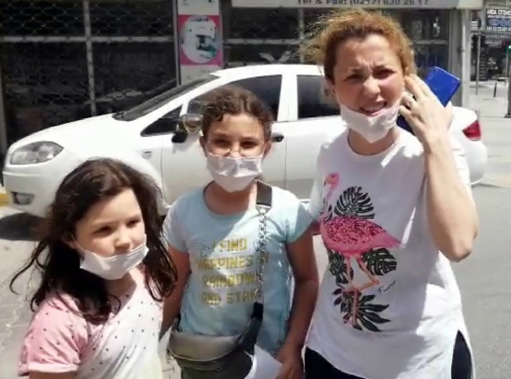 8 yaşındaki Cemre Nur’un yardımına zabıta koştu 