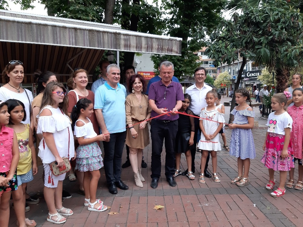 8 yaşındaki çocuklar hünerlerini sergiledi 