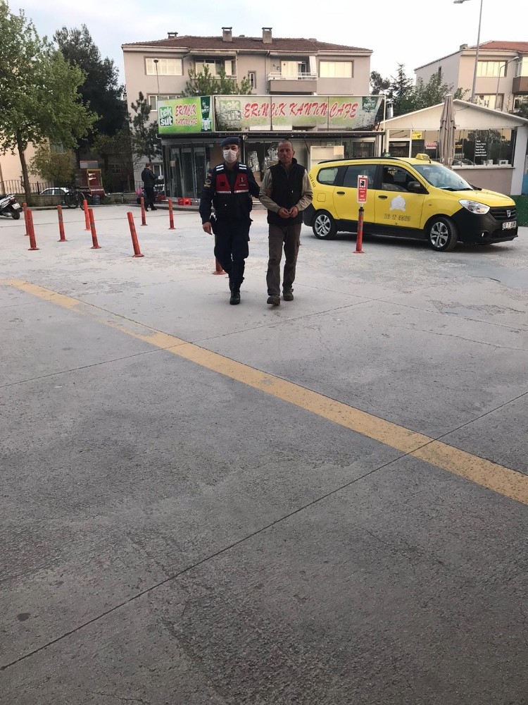 8 yıl hapis cezasıyla aranıyordu, kimlik kontrolünde yakalandı 
