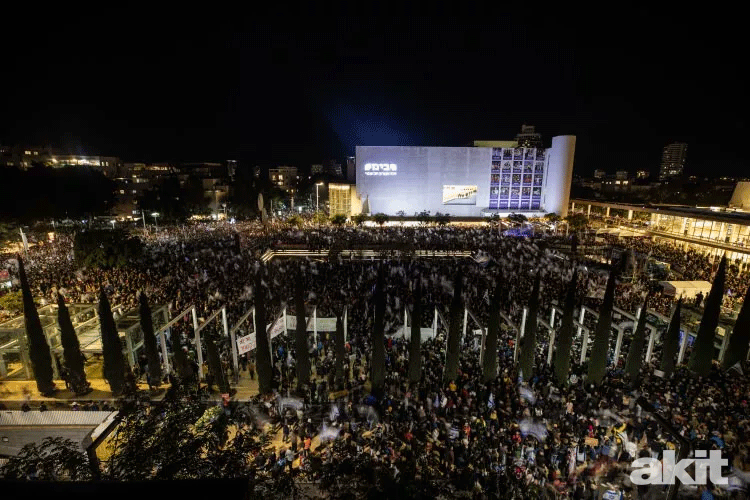 80 bin İsrailli gösterici Siyonist Netanyahu hükümetini protesto etti