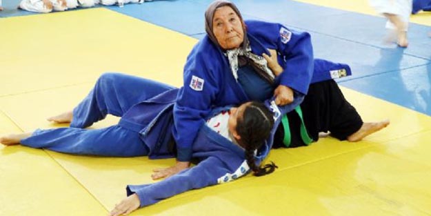80 yaşında judocu olan teyze şaşkınlığa yol açtı!