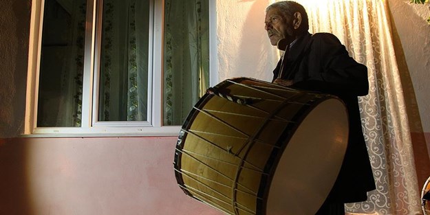 80 yaşında Ramazan davulcusu