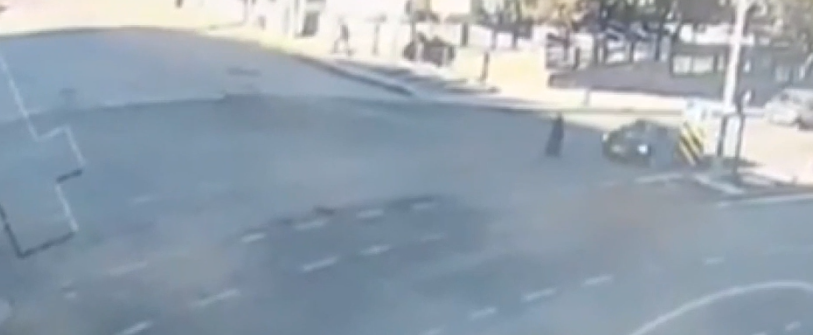 80 yaşındaki kadına 3 araba birden çarptı