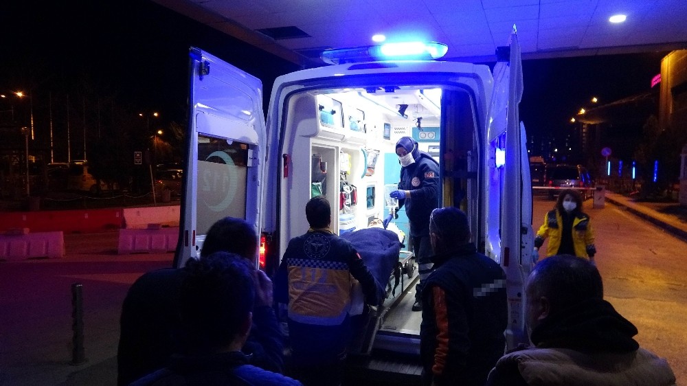 800 derecelik enjeksiyon makinesine sıkışan işçi ağır yaralandı 