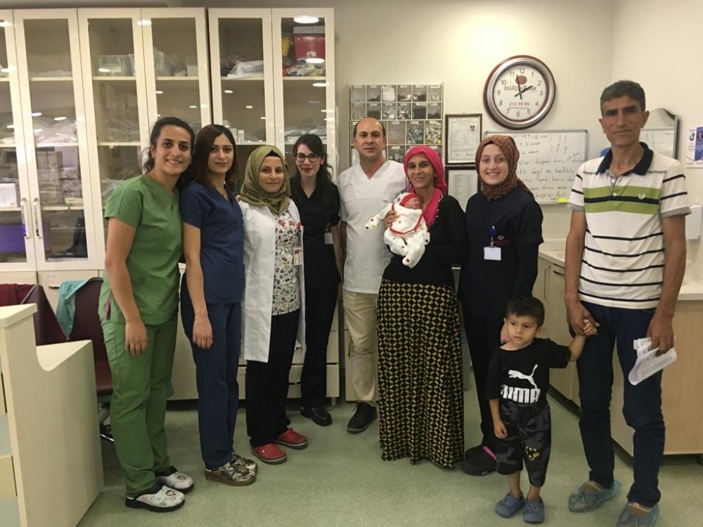 800 gram olarak dünyaya gelmişti, hayata tutunmayı başardı 