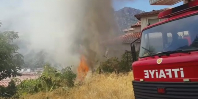 Marmaris’te ev yangını ormana sıçramadan söndürüldü