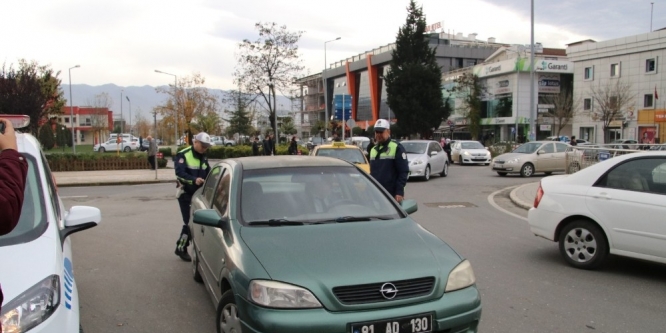 Düzce’de resmi araçlara denetleme