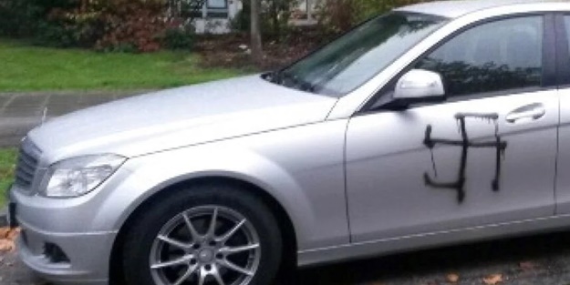 80'den fazla otomobilin üzerine çizdiler! Almanya'da soruşturma