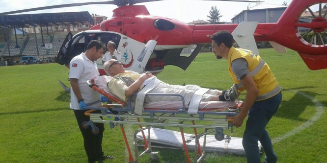 Hava ambulansı kalp rahatsızlığı geçiren yaşlı adam için havalandı