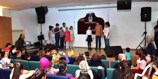 Okmeydanı Kütüphanesi yılın okuyucularını ödüllendirdi