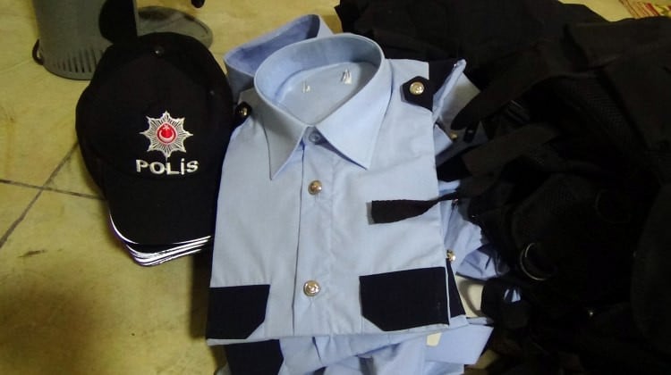 81 il uyarıldı! Polis üniformalı teröristler...