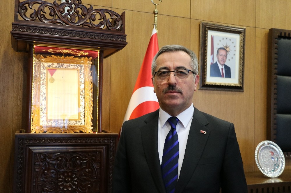 81 ilin 81 okuluna Maraş dondurması 