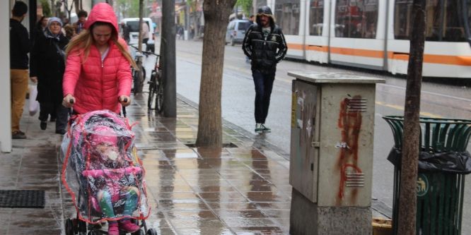 Yağmur Eskişehirlilere zor anlar yaşattı