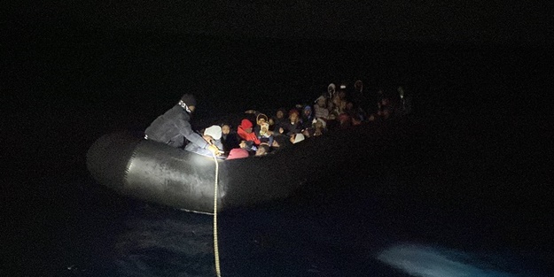 82 düzensiz göçmen kurtarıldı