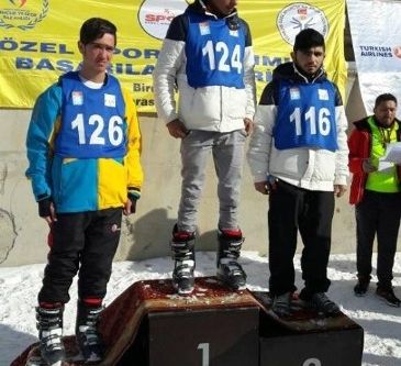 Özel sporcu Erkan Herzem Erzurum’da kayak şampiyonu oldu