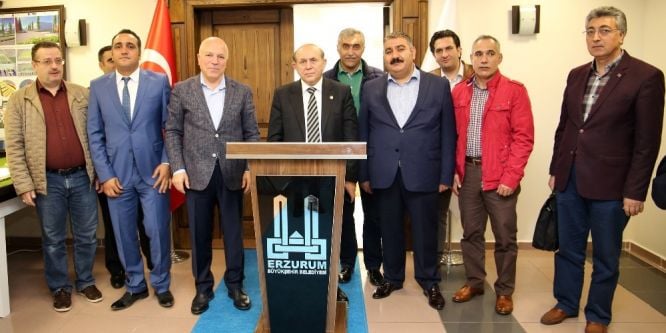 AK Parti İstanbul Milletvekili Burhan Kuzu Başkan Sekmen’i ziyaret etti