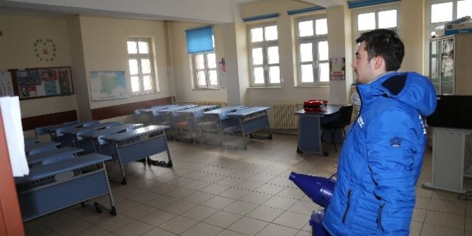 Okul ve camilerde dezenfeksiyon çalışması yapıldı