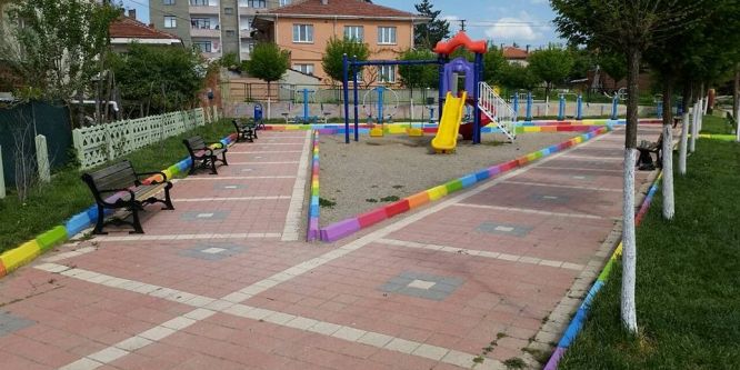 Pazaryeri’nde çocuk parkları rengarenk oluyor