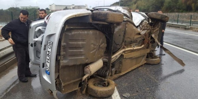 Karşı şeride geçen otomobil takla attı: 1 yaralı