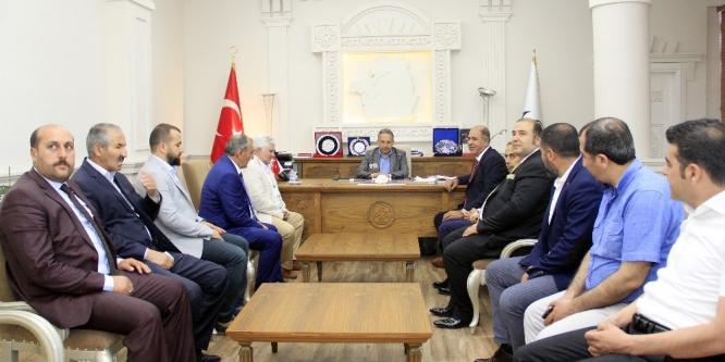 Van Vakfı heyetinden Yalçın’a ziyaret