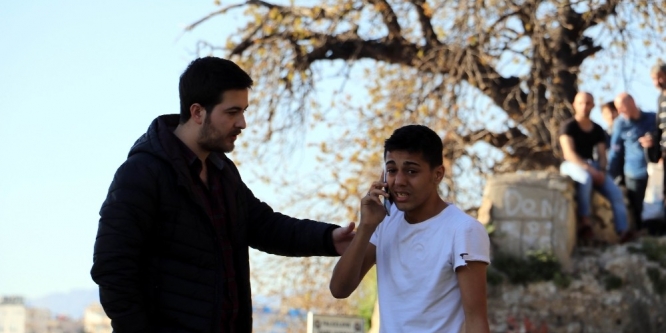 Önce fotoğrafını çektirdi sonra aşağı atladı