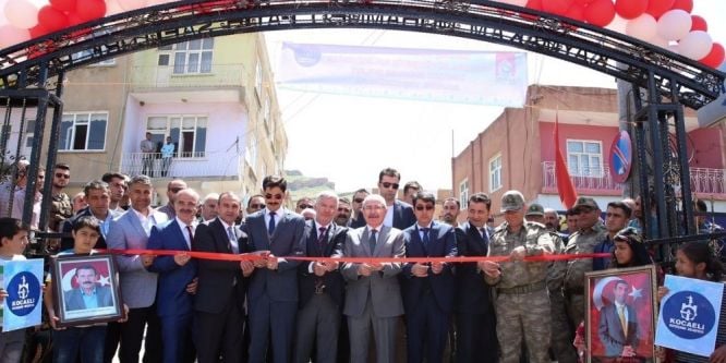 Şehit kaymakam ve korucunun adları Derik’te yaşatılacak