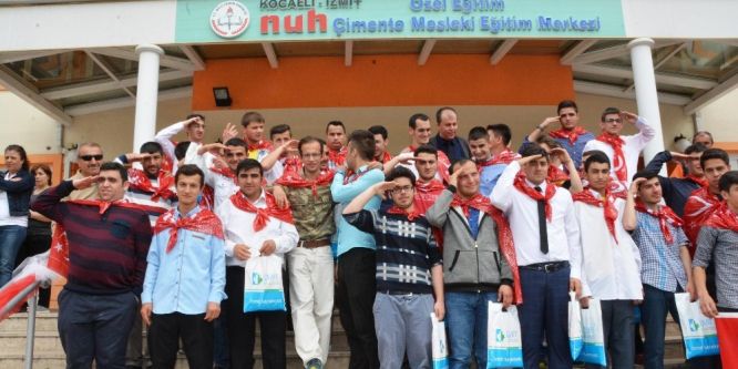 Engelli gençlerden 1 günlük vatani görev