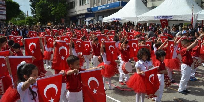 Kozan’da 23 Nisan coşkusu