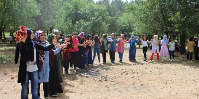 Öğrenciler ile polisler piknikte buluştu