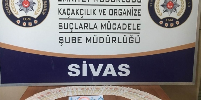 Otogarda yakalanan şahıslardan sahte para çıktı