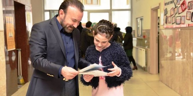 Başkan Doğan, kızının karne heyecanına ortak oldu