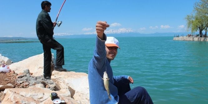 İç sularda amatör olta balıkçıları mesai yapmaya başladı