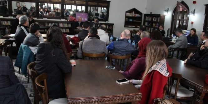 Manisalı Yazar Engin Topuz okurlarıyla buluştu