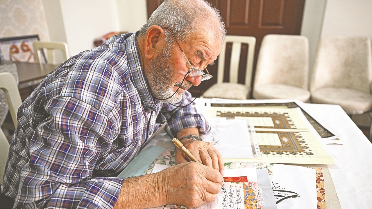 86’lık İsmail dedenin büyük hüsn-i hat aşkı