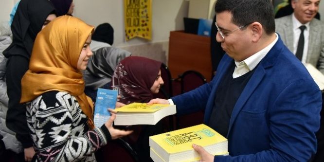 Öğrencilere kitap desteği