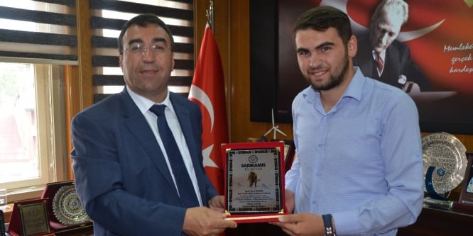 Başkan Toksoy’dan basın bayramında gazetecilere plaket