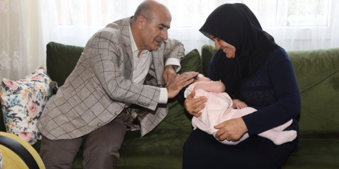 Vali Demirtaş’tan şehit ailesine bayram ziyareti